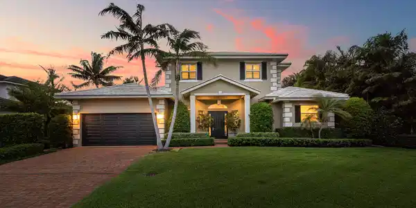 Image 3: Enjoy Beautiful Sunsets & Coastal Breezes