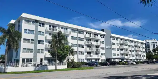 Image 2: Bayshore Embassy