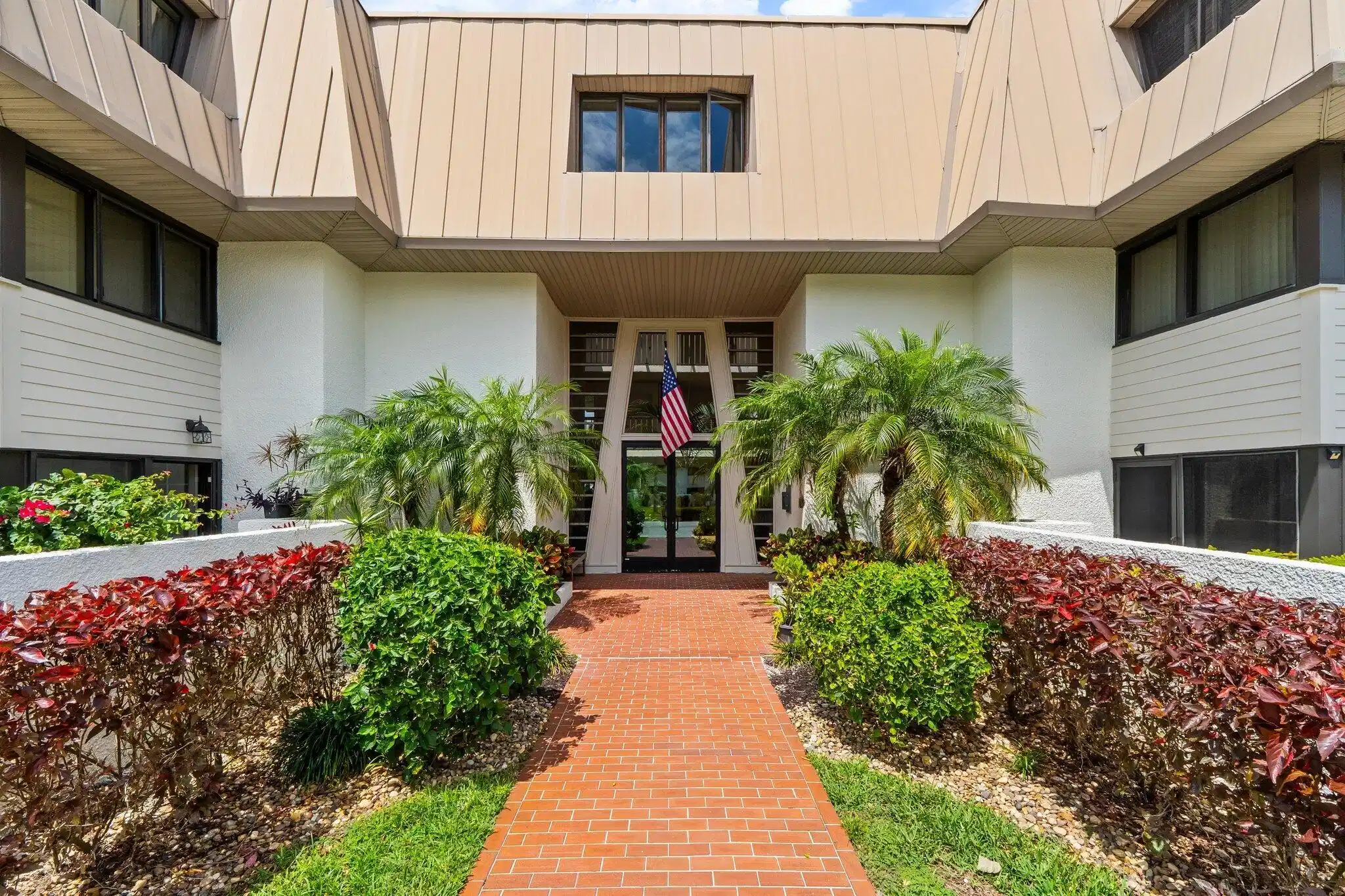 Image 1: 003-1800SEStLucieBlvd-6203-Stuart-SMALL
