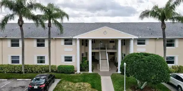 331 N Grove Isle Circle
