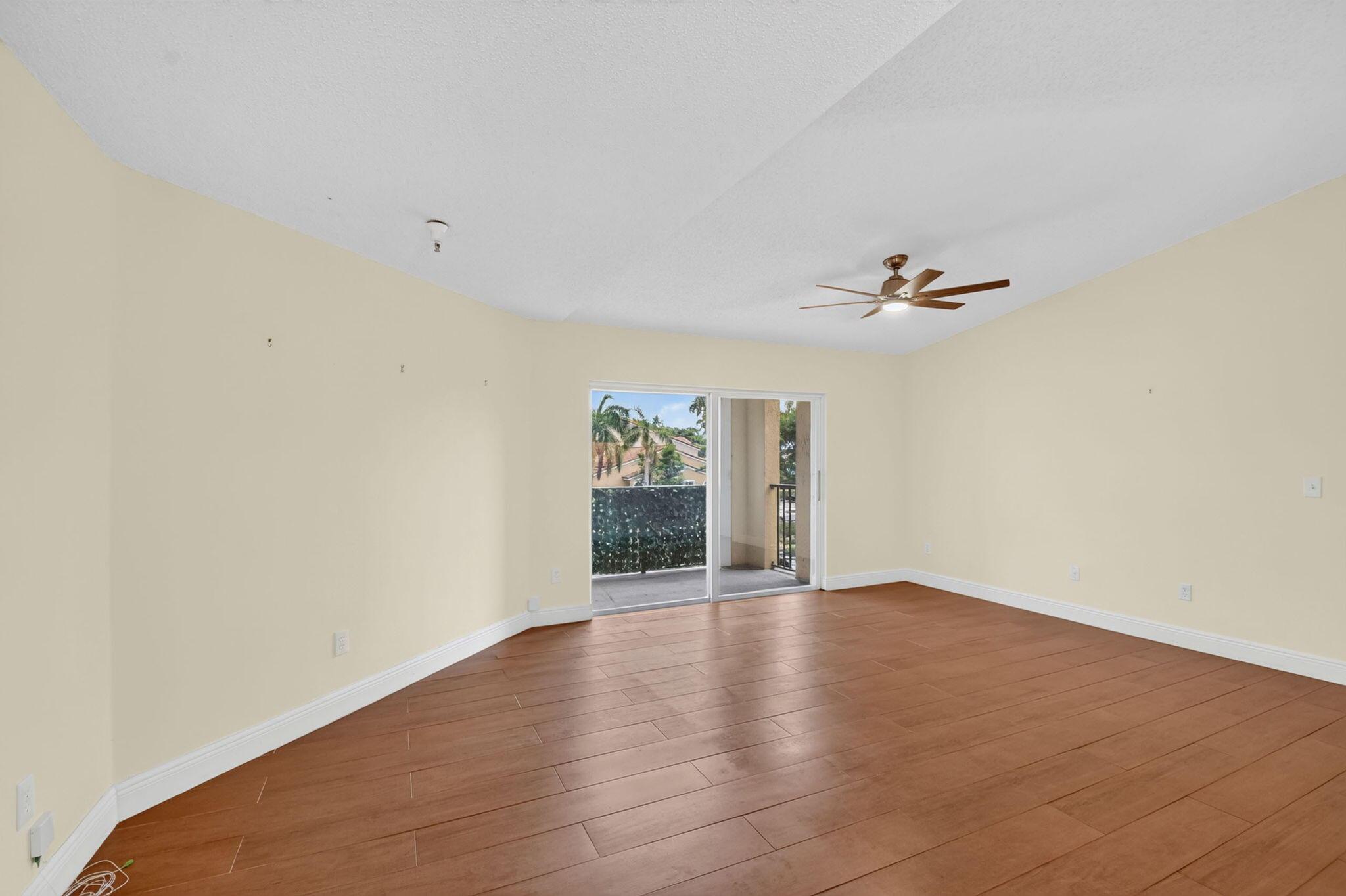 Image 4: Expansive Main Living Space