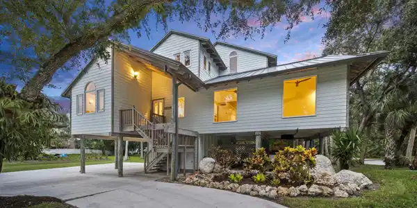 2511 Lightlewood Lane