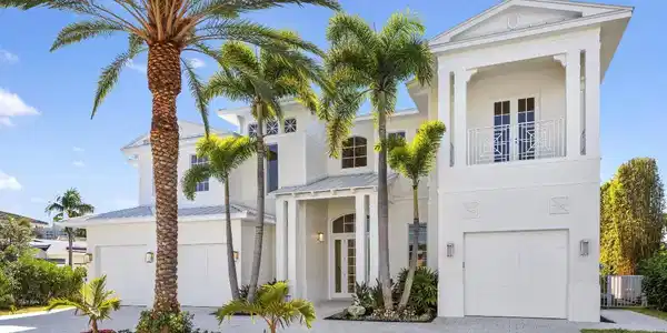 810 NE 70th Street