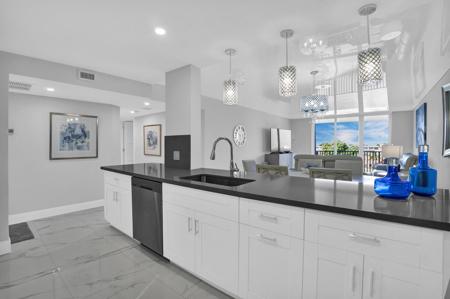 1150 Hillsboro Mile