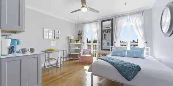 Image 2: Juliet Balcony Studio Suite