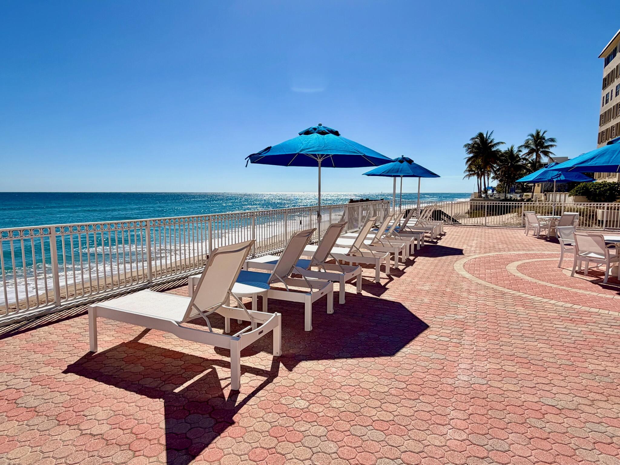 Image 3: Direct Ocean Front