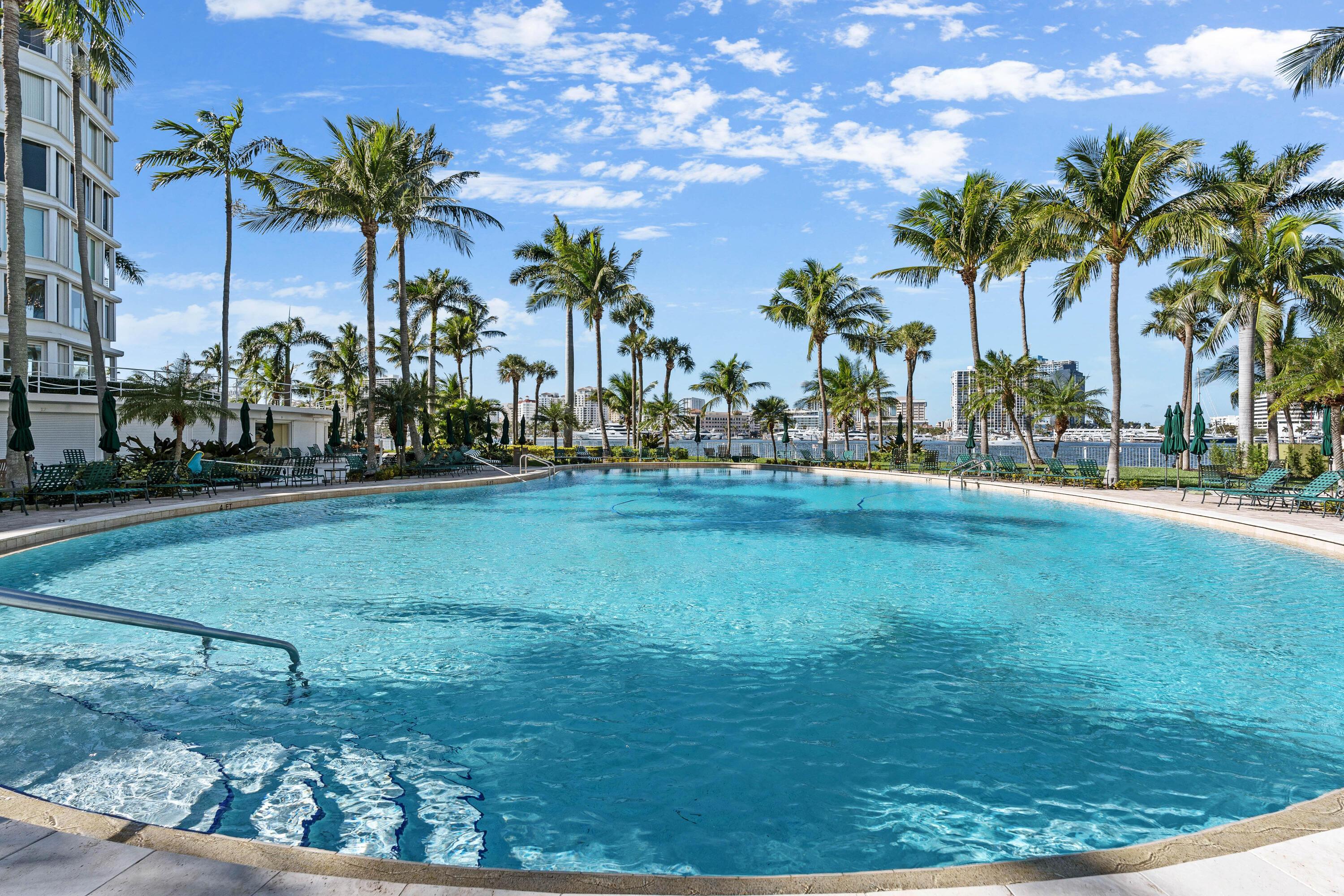 Image 2: Pool