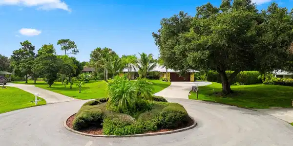 Image 4: 3120 NE Heather Court