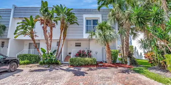 1100 Russell Drive