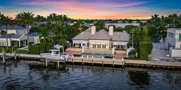 751 Island Drive
