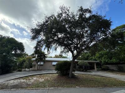1241 NE 27th Ave