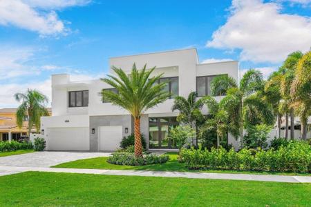 454 NE 6th Street