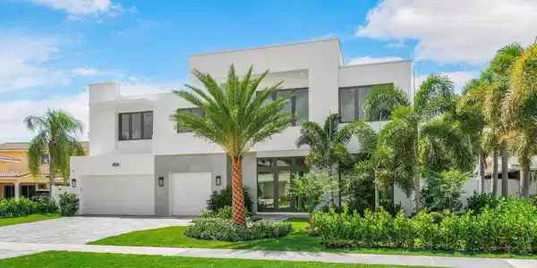 454 NE 6th Street