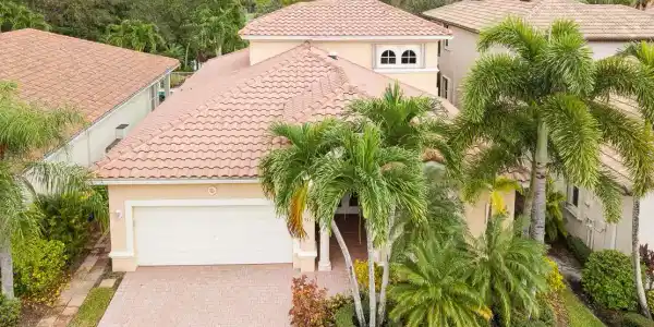 934 SW Palm Cove Drive