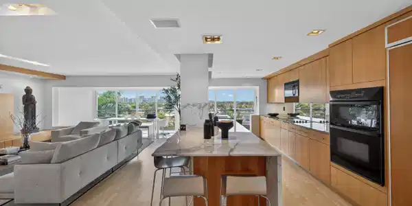 3050 NE 47th Court NE
