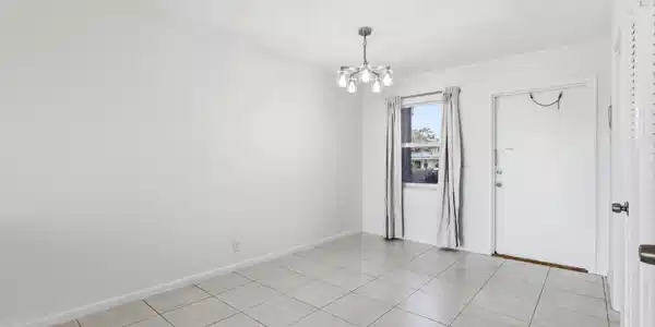 Image 2: Dining room