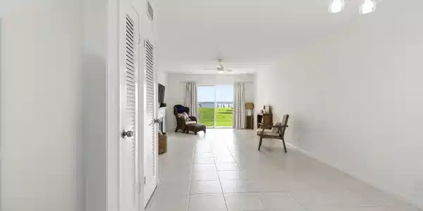 Image 3: Dining/living room