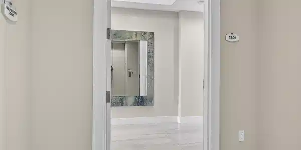 Image 2: PRIVATE ELEVATOR LOBBY