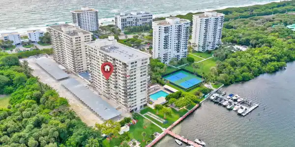 2121 N Ocean Blvd