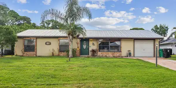 1638 SE Holiday Road