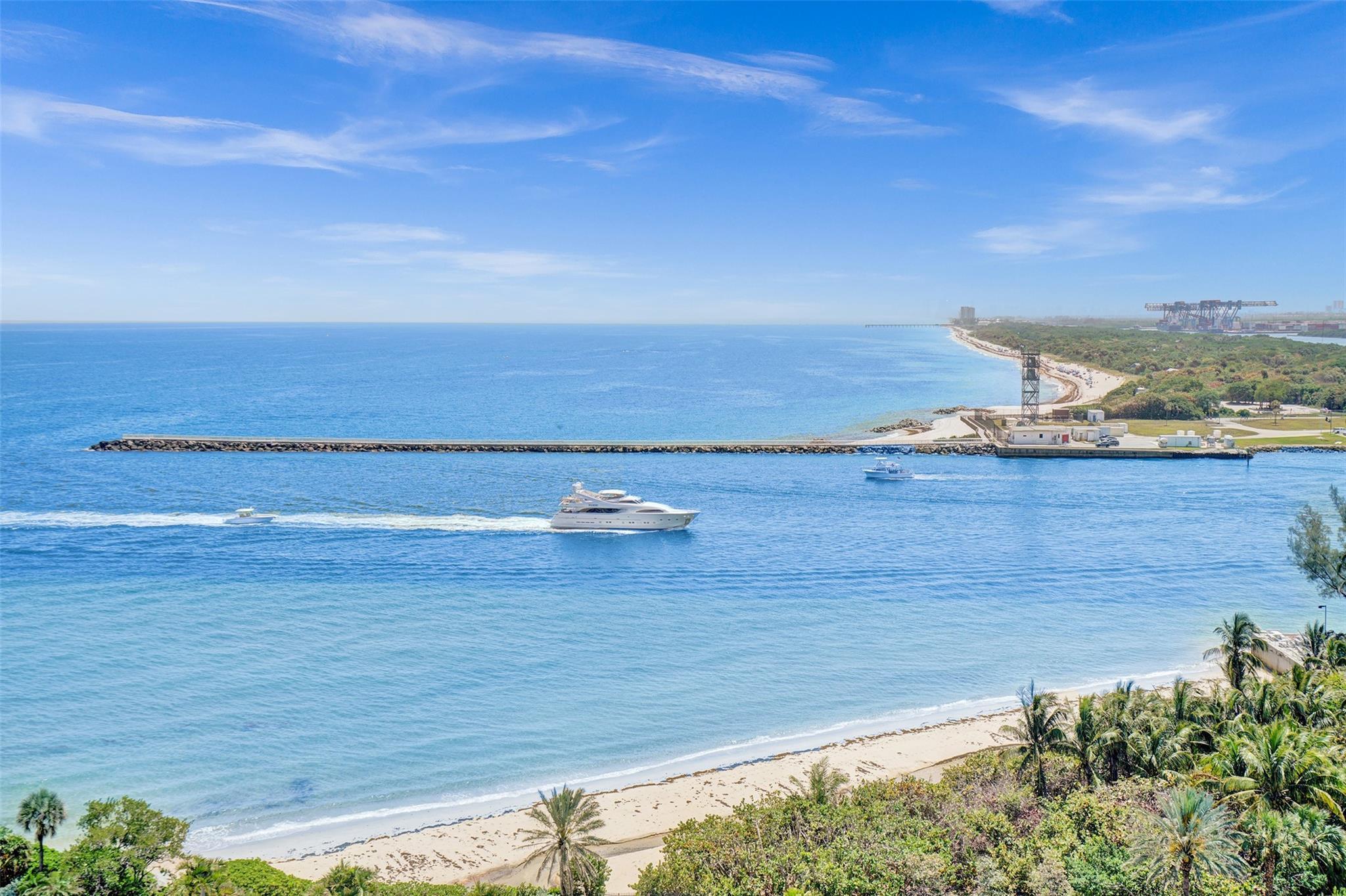 Image 4: Water views from every room!