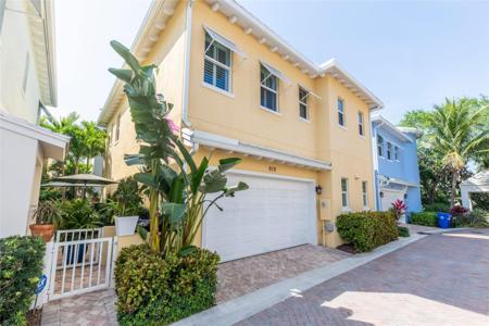 919 N Victoria Park Rd