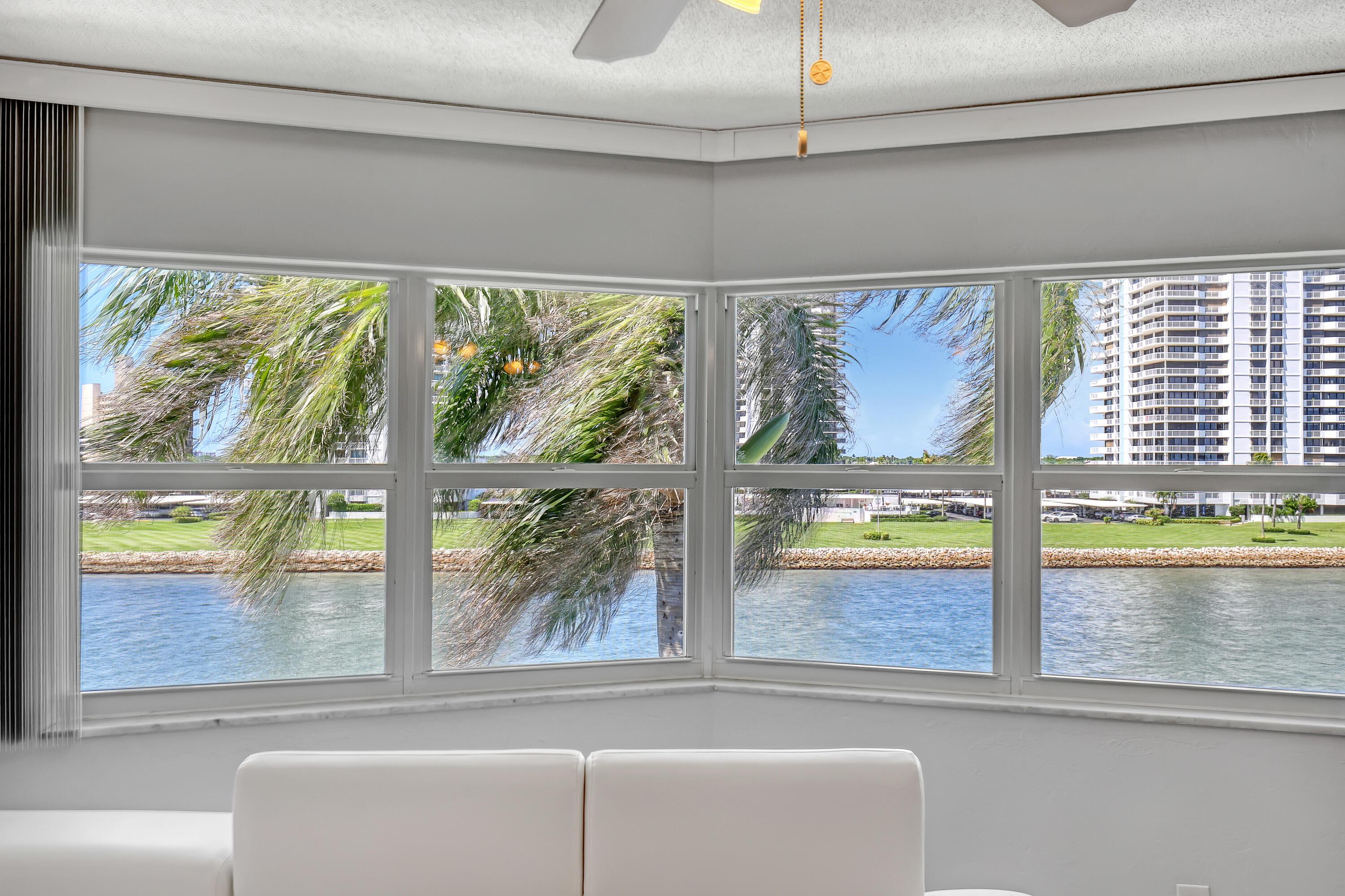 Image 2: Living Room Views