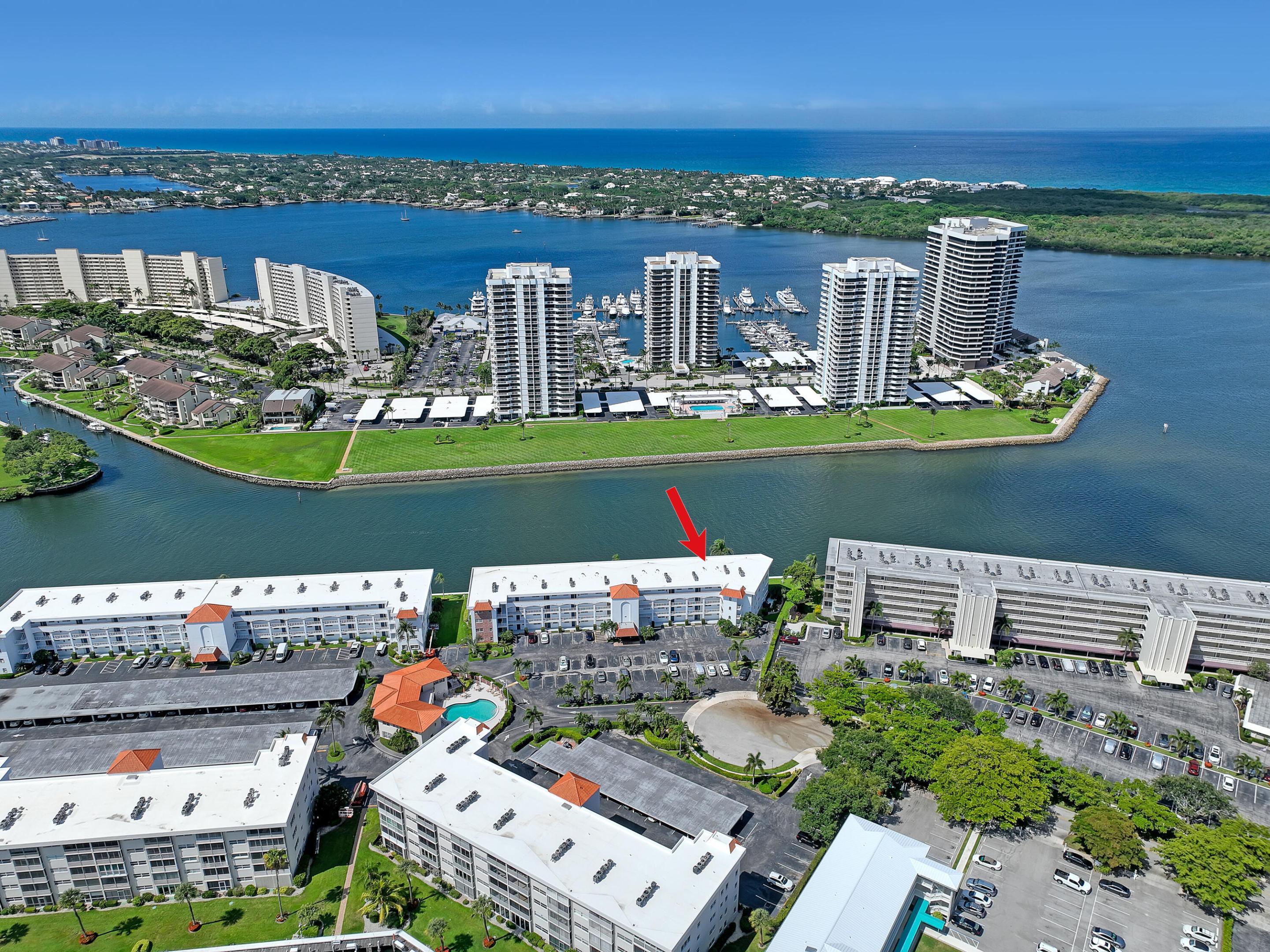 Image 4: Great Location