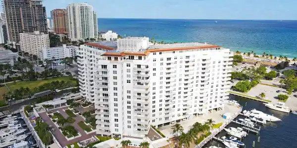 1 Las Olas Cir