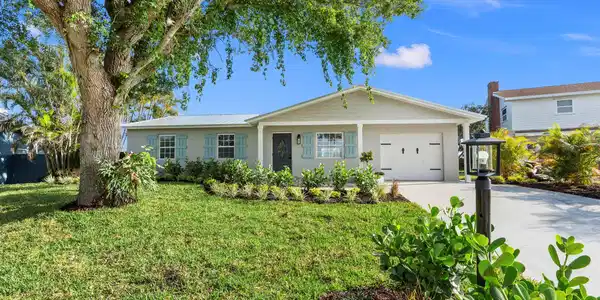 2337 NE 16th Court
