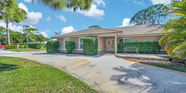 5163 SW Landing Creek Drive