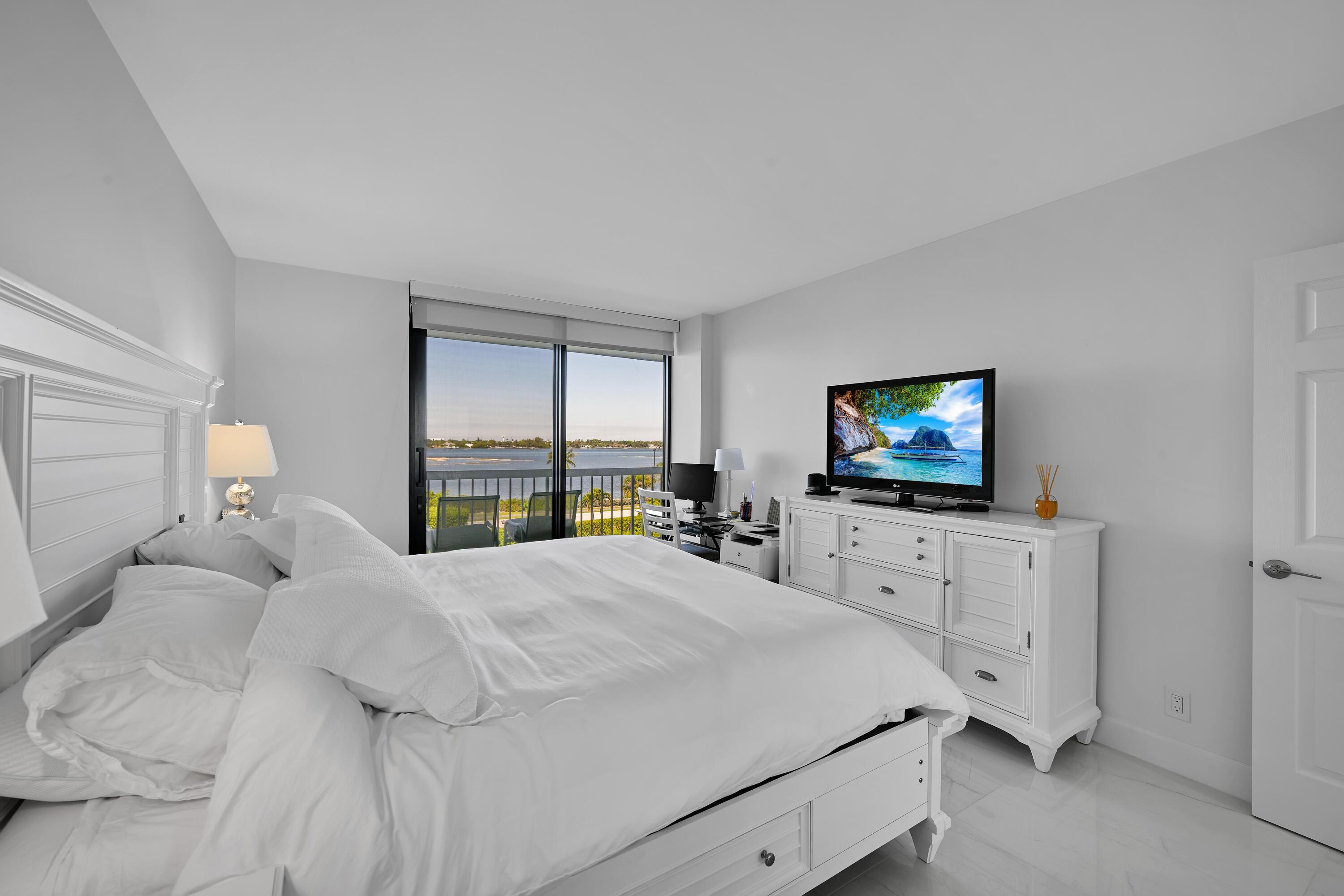 Image 3: guest suite