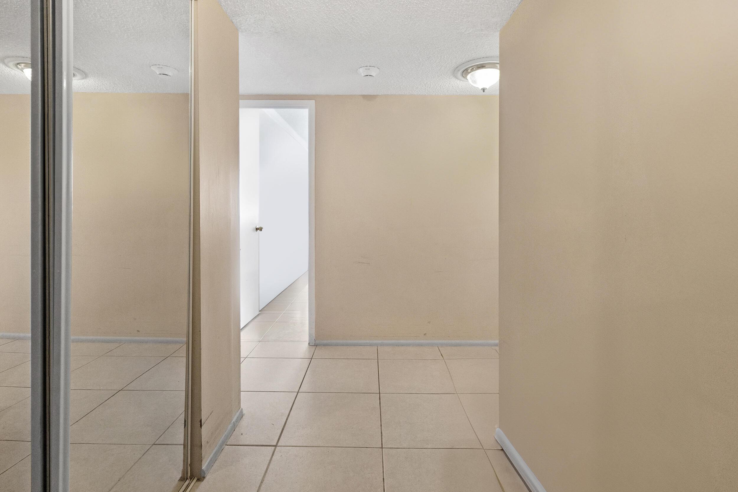 Image 2: 2_decluttered - accutour_01 111-n-pompan