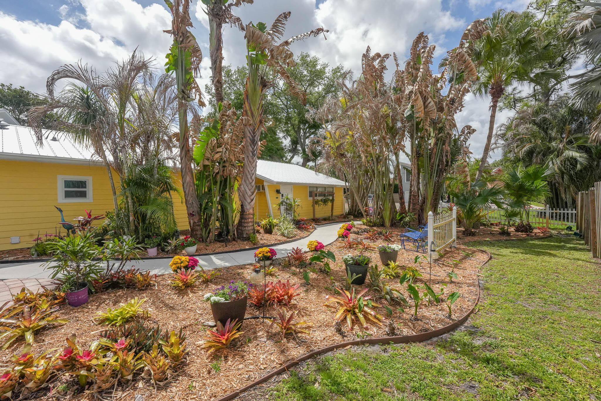 Image 4: Garden view