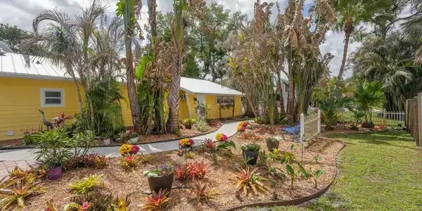 Image 4: Garden view