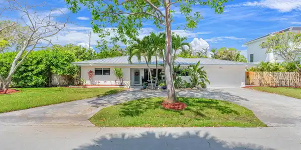2601 NE 27th Way