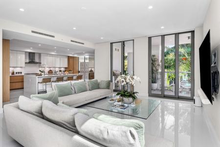 475 E Royal Palm Road