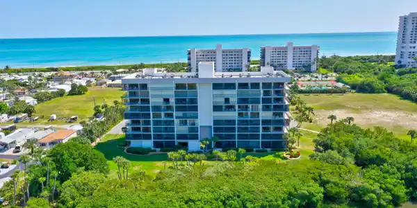 5059 N HIGHWAY A1A
