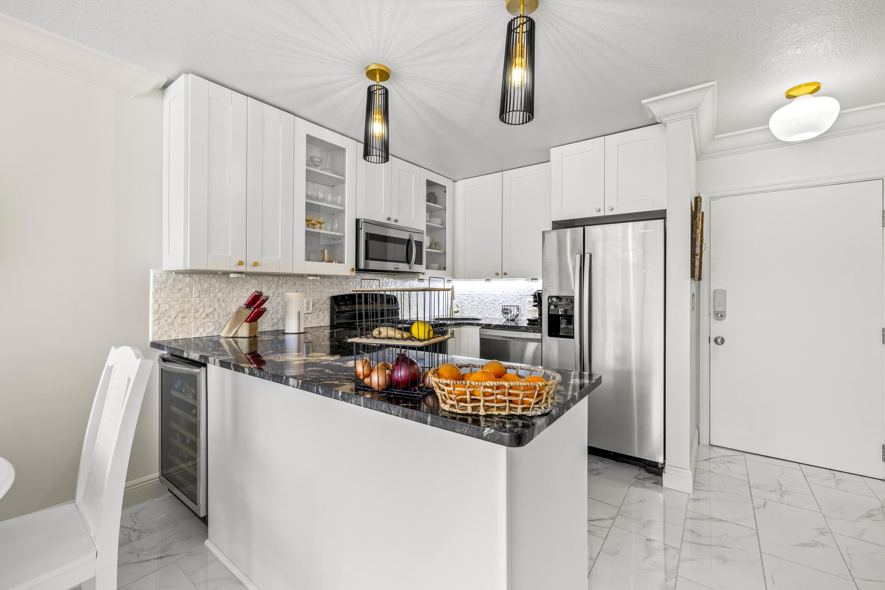 Image 2: Kitchen