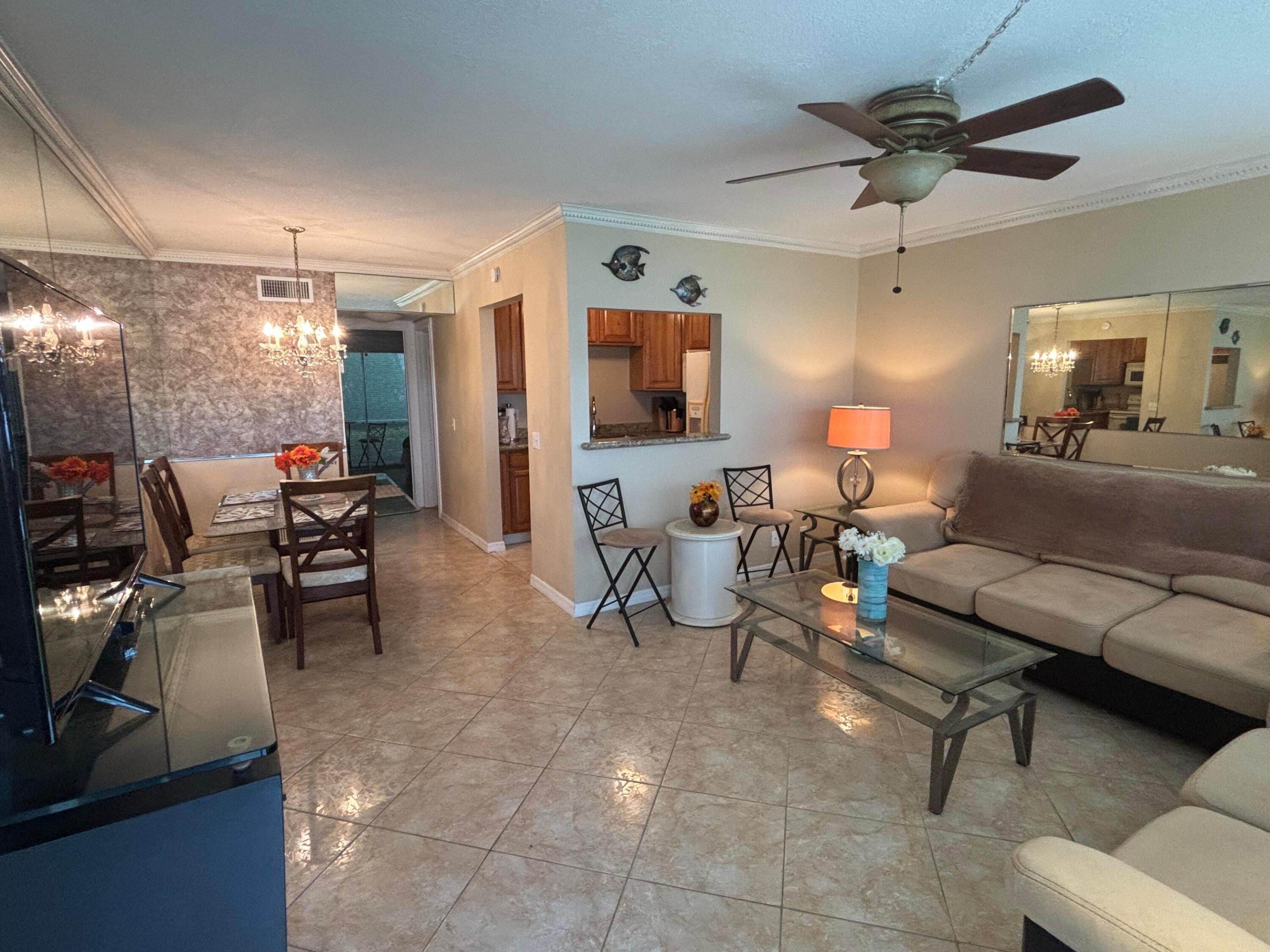 Image 4: Living Room