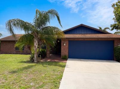 786 SE Ablett Lane