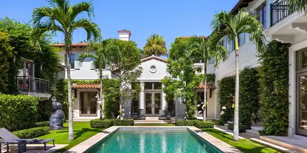 Image 4: Pool