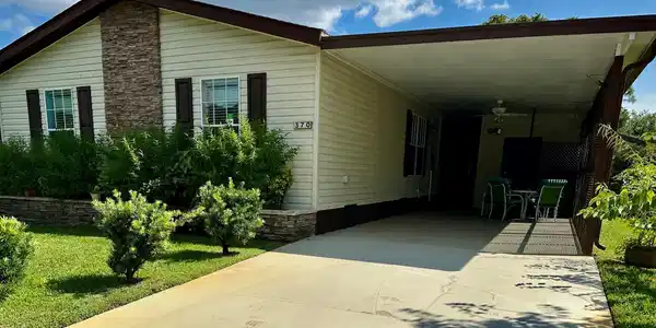 370 NE Jade Circle