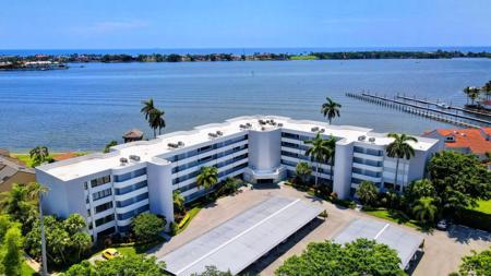 8200 Lakeshore Drive
