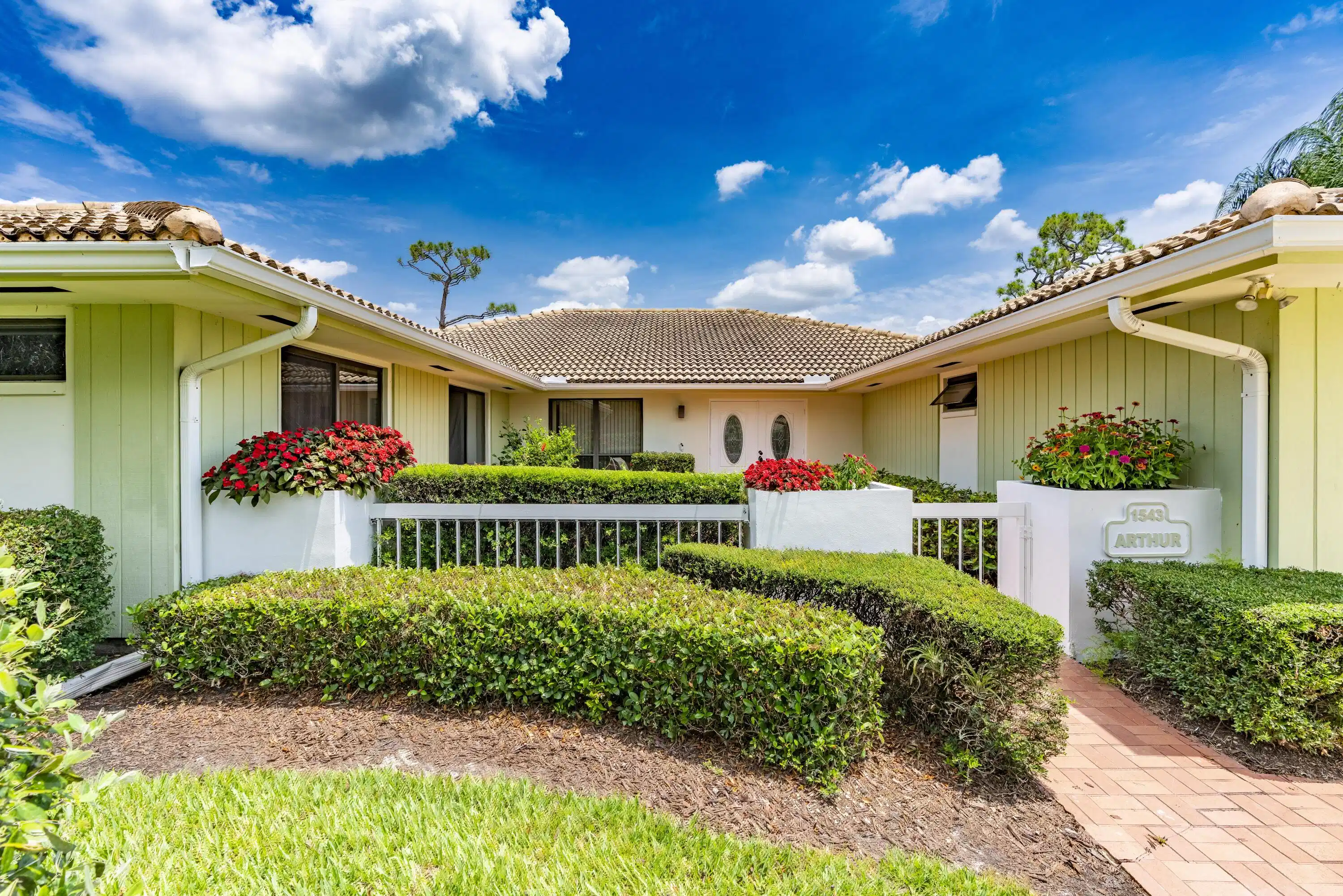 Image 1: Beautiful Curb Appeal