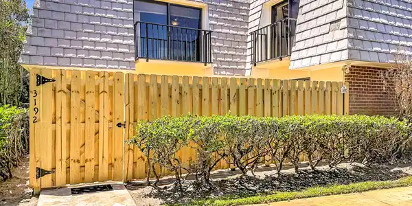 Image 4: Newly fenced patio