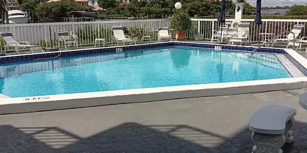 Image 4: pool