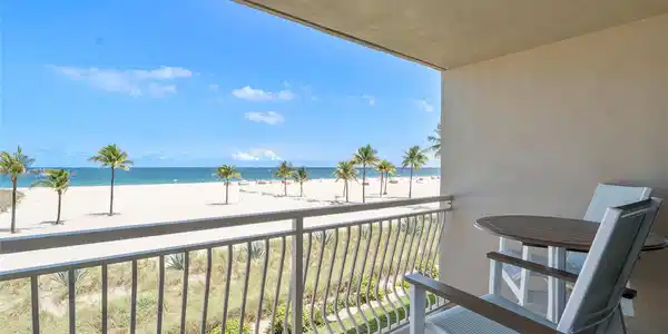 Image 3: Private oceanfront balcony