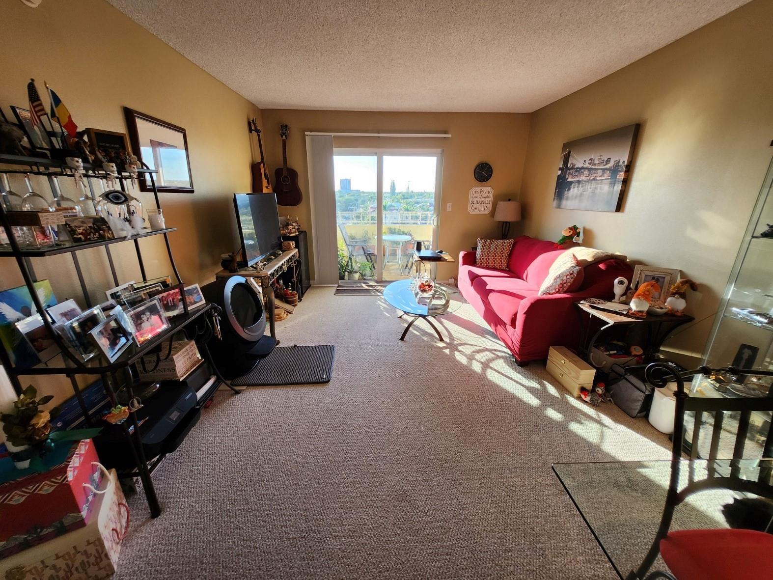 Image 2: Living Room