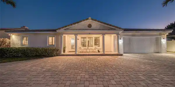 2600 NE 46th Street